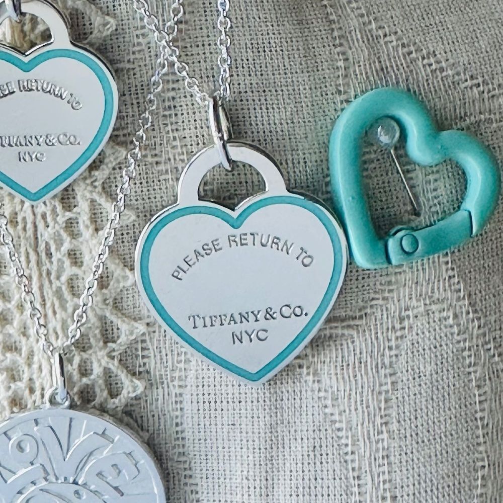 Return To Tiffany & Co. LARGE Blue Outlined Heart Charm Pendant Silver